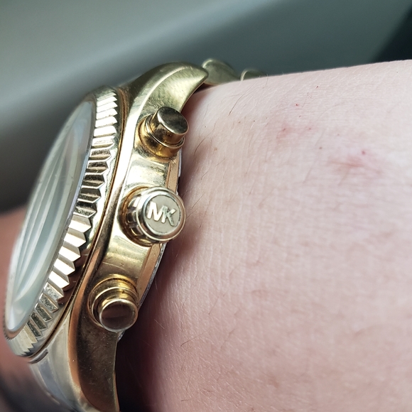 Womens Michael Kors watch - Picture 2 of 6